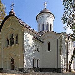Храм свт.Луки Крымского (в Пушкинском парке)