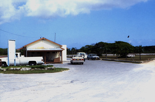 Bahamas 1989 (752)  Long Island • <a style="font-size:0.8em;" href="http://www.flickr.com/photos/69570948@N04/26210208696/" target="_blank">Auf Flickr ansehen</a>