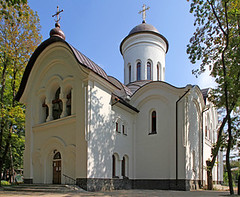 Храм свт. Луки Крымского (в Пушкинском парке)