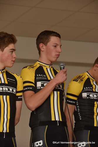 Young Cycling Team (121)