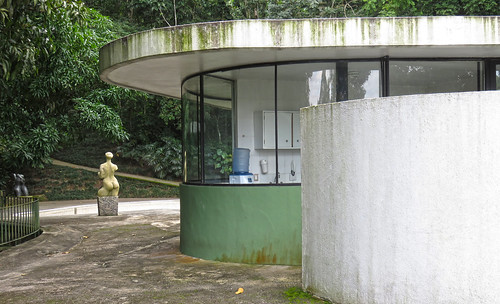 Oscar Niemeyer, arquitecto • <a style="font-size:0.8em;" href="http://www.flickr.com/photos/30735181@N00/26434042062/" target="_blank">View on Flickr</a>