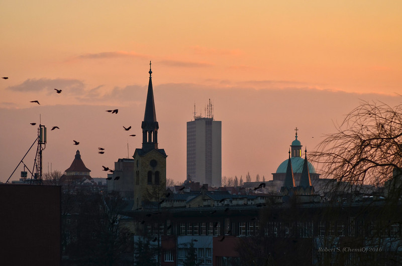 Katowice - sunset<br/>© <a href="https://flickr.com/people/68519772@N00" target="_blank" rel="nofollow">68519772@N00</a> (<a href="https://flickr.com/photo.gne?id=25162269962" target="_blank" rel="nofollow">Flickr</a>)