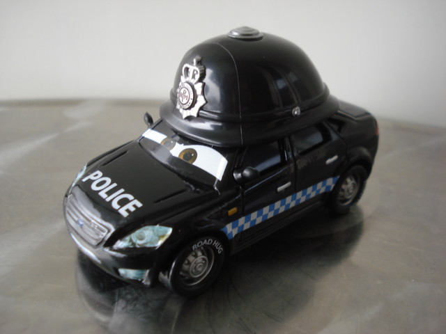 Disney Pixar Cars Diecast Toy Car Mark Wheelsen Ford Mondeo British Police Gray 