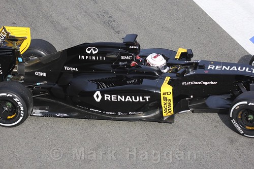 Kevin Magnussen in his Renault during Formula One Winter Testing 2016