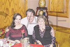 3145. Néstor García Prugue con Adriana Hernández de García y Teresa Prugue.