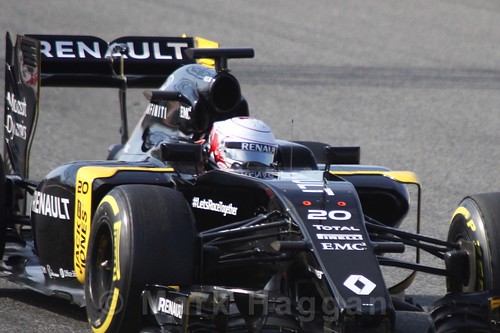 Kevin Magnussen in the Renault in Formula One Winter Testing 2016