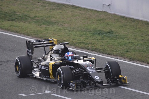 Jolyon Palmer in the Renault during Formula One Winter Testing 2016
