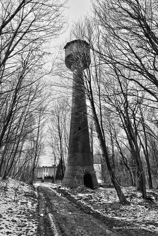 Będzin Grodziec - metal water tower<br/>© <a href="https://flickr.com/people/68519772@N00" target="_blank" rel="nofollow">68519772@N00</a> (<a href="https://flickr.com/photo.gne?id=24942102573" target="_blank" rel="nofollow">Flickr</a>)