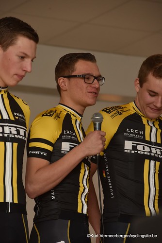 Young Cycling Team (120)