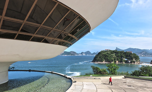 Oscar Niemeyer, arquitecto • <a style="font-size:0.8em;" href="http://www.flickr.com/photos/30735181@N00/26434066322/" target="_blank">View on Flickr</a>