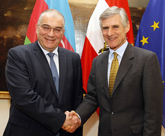 Generalsekretär Linhart trifft Vize-AM von Aserbaidschan Azimov