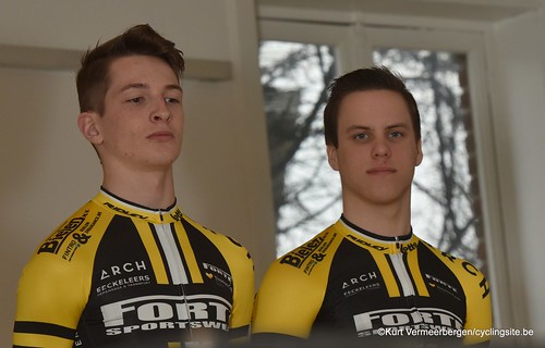 Young Cycling Team (115)