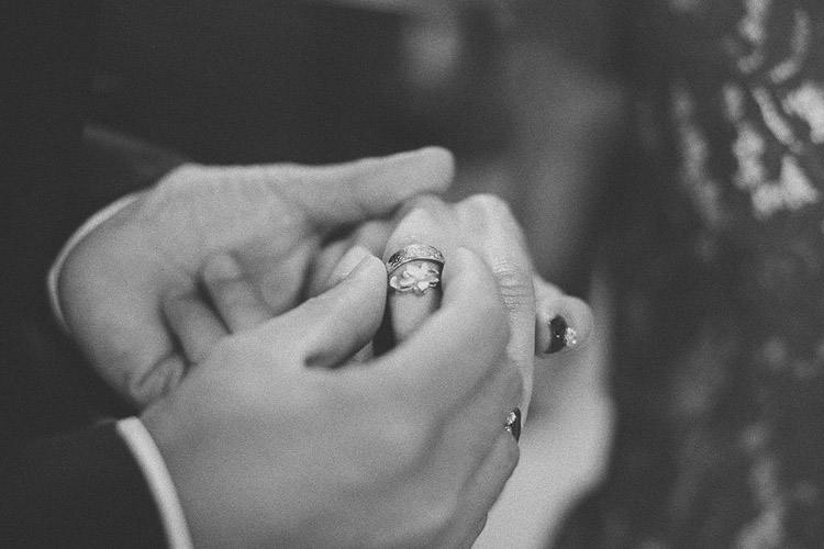 婚禮攝影-戴戒指