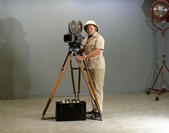 Anglų lietuvių žodynas. Žodis motion-picture camera reiškia judesių vaizdo kamera lietuviškai.