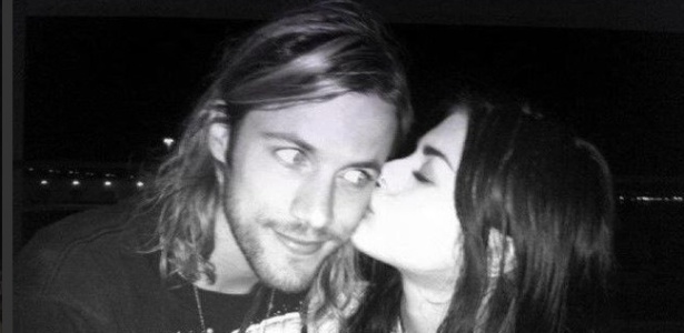 Frances Corbain, filha de Courtney Love e Kurt Cobain, está se divorciando