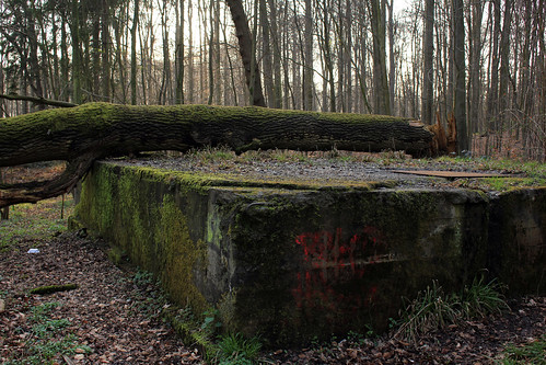 Munitionslager Barkmissen (02) • <a style="font-size:0.8em;" href="http://www.flickr.com/photos/69570948@N04/25807244053/" target="_blank">Auf Flickr ansehen</a>