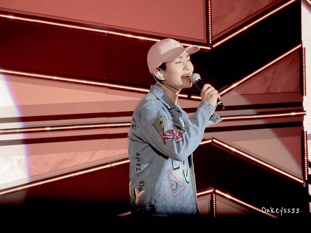 160405 Onew @ 'SHINee WORLD 2016 DxDxD in Nagoya' 25680176013_5ce988d886_z