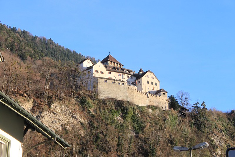 Vaduz Castle<br/>© <a href="https://flickr.com/people/87974483@N02" target="_blank" rel="nofollow">87974483@N02</a> (<a href="https://flickr.com/photo.gne?id=23972282122" target="_blank" rel="nofollow">Flickr</a>)