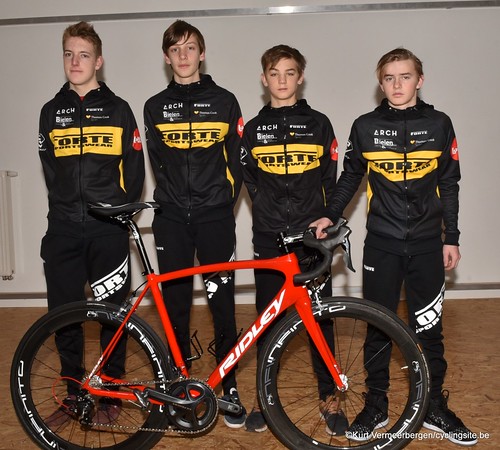 Young Cycling Team (62)