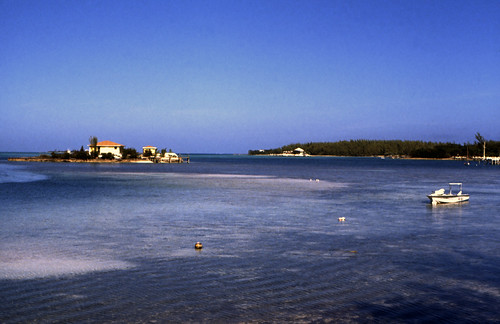 Bahamas 1989 (446) Abaco: Hope Town, Elbow Cay • <a style="font-size:0.8em;" href="http://www.flickr.com/photos/69570948@N04/24531941439/" target="_blank">Auf Flickr ansehen</a>