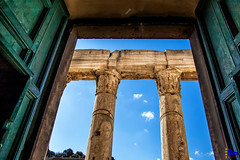 Temple of Antoninus and Faustina • <a style="font-size:0.8em;" href="http://www.flickr.com/photos/89679026@N00/24797900899/" target="_blank">View on Flickr</a>