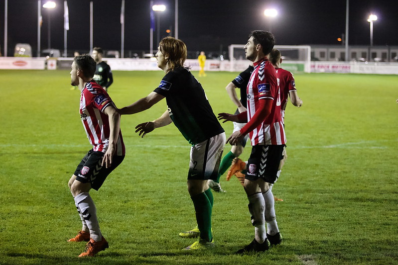 Bray Wanderers v Derry City<br/>© <a href="https://flickr.com/people/95412871@N00" target="_blank" rel="nofollow">95412871@N00</a> (<a href="https://flickr.com/photo.gne?id=25168243924" target="_blank" rel="nofollow">Flickr</a>)