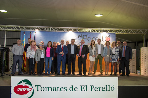 IV Subasta Solidaria del primer lote de tomate de la temporada. El Perelló (25-04-2016)