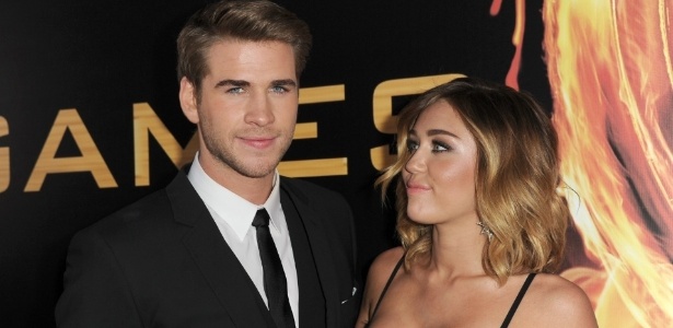 Miley Cyrus e Liam Hemsworth são vistos juntos após dois anos separados