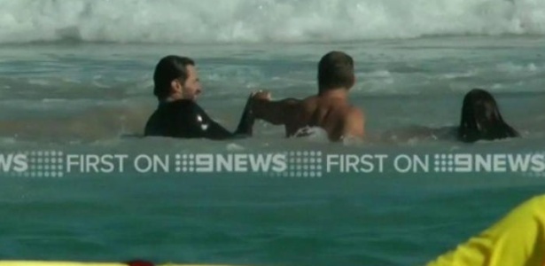 Hugh Jackman resgata filho de correnteza em praia na Austrália