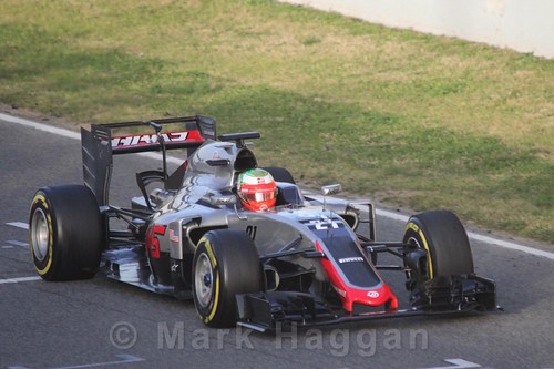 Esteban Gutierrez in the Haas during Formula One Winter Testing 2016