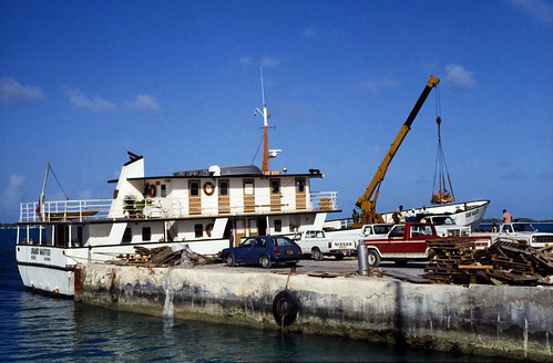 Bahamas 1989 (501) Great Exuma: Government Dock, George Town • <a style="font-size:0.8em;" href="http://www.flickr.com/photos/69570948@N04/24389875533/" target="_blank">Auf Flickr ansehen</a>