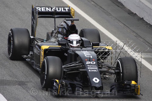 Kevin Magnussen in his Renault during Formula One Winter Testing 2016