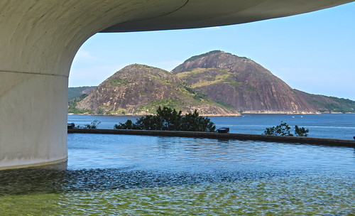 Oscar Niemeyer, arquitecto • <a style="font-size:0.8em;" href="http://www.flickr.com/photos/30735181@N00/26434060942/" target="_blank">View on Flickr</a>