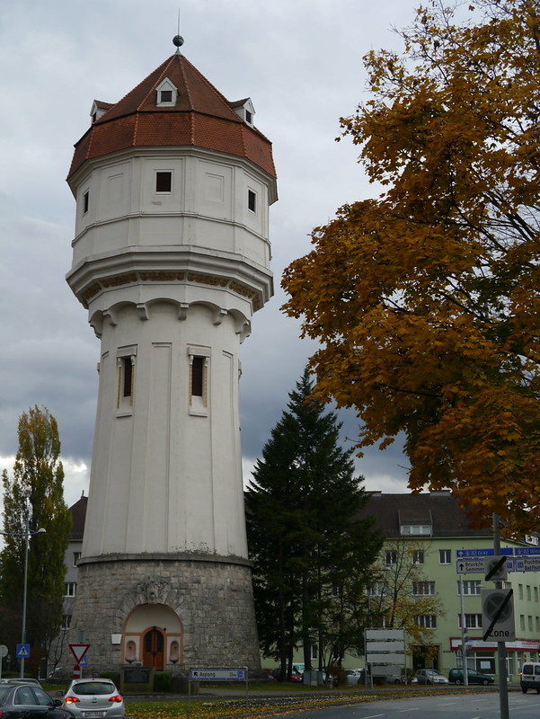 Wiener Neustadt, Wasserturm<br/>© <a href="https://flickr.com/people/75452460@N00" target="_blank" rel="nofollow">75452460@N00</a> (<a href="https://flickr.com/photo.gne?id=24989670682" target="_blank" rel="nofollow">Flickr</a>)