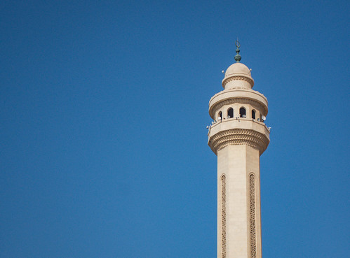 A minaret and the Grand Mosque. • <a style="font-size:0.8em;" href="http://www.flickr.com/photos/96277117@N00/25622986252/" target="_blank">View on Flickr</a>