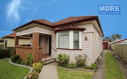 11 Vickers St, Mayfield West NSW 2304