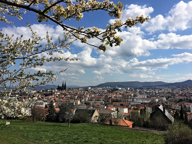 Spring Has Arrived in Clermont-ferrand<br/>© <a href="https://flickr.com/people/80056646@N04" target="_blank" rel="nofollow">80056646@N04</a> (<a href="https://flickr.com/photo.gne?id=26269888686" target="_blank" rel="nofollow">Flickr</a>)