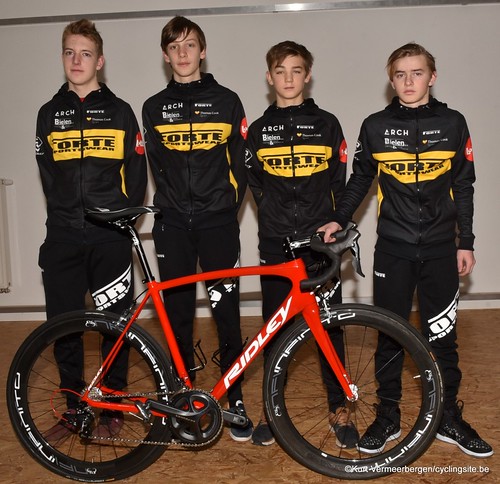 Young Cycling Team (63)