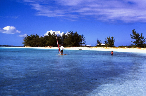 Bahamas 1989 (582) Great Exuma: Stocking Island • <a style="font-size:0.8em;" href="http://www.flickr.com/photos/69570948@N04/24949043714/" target="_blank">Auf Flickr ansehen</a>