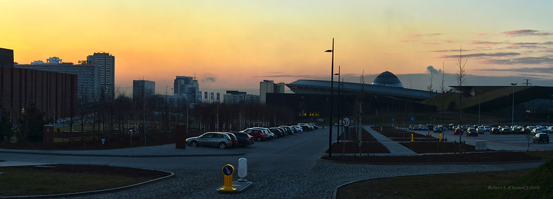 Katowice at dusk<br/>© <a href="https://flickr.com/people/68519772@N00" target="_blank" rel="nofollow">68519772@N00</a> (<a href="https://flickr.com/photo.gne?id=25287583856" target="_blank" rel="nofollow">Flickr</a>)