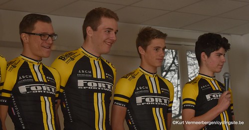 Young Cycling Team (118)