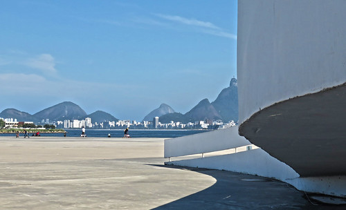 Oscar Niemeyer, arquitecto • <a style="font-size:0.8em;" href="http://www.flickr.com/photos/30735181@N00/26460329121/" target="_blank">View on Flickr</a>