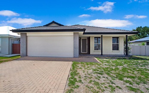 25 Milburn Rd, Oxley Vale NSW 2340