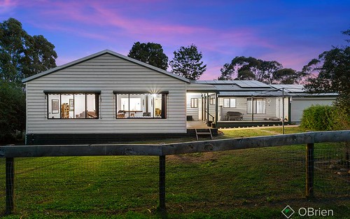 295 Currie Rd, Drouin South VIC 3818