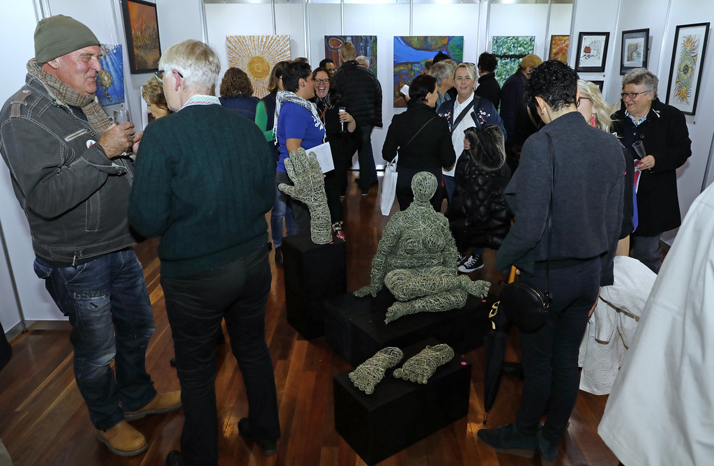 ann-marie calilhanna- bent art opening @ wentworth falls_078