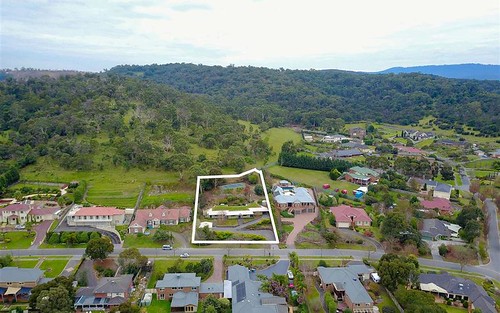 13 Parkview Tce, Lysterfield South VIC 3156