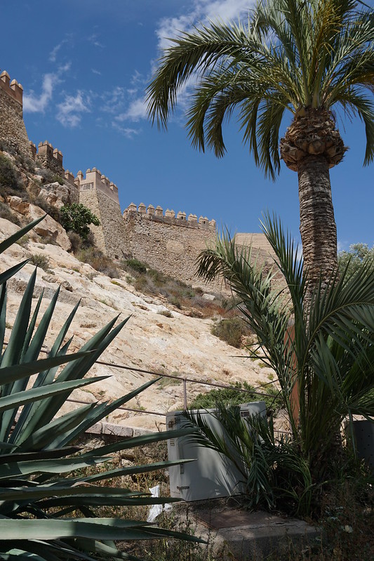 Alcazaba castle walls, Almeria, Spain<br/>© <a href="https://flickr.com/people/24879135@N04" target="_blank" rel="nofollow">24879135@N04</a> (<a href="https://flickr.com/photo.gne?id=27962786647" target="_blank" rel="nofollow">Flickr</a>)