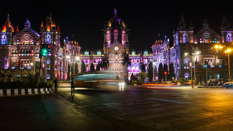 Victoria Terminus<br/>© <a href="https://flickr.com/people/158018224@N02" target="_blank" rel="nofollow">158018224@N02</a> (<a href="https://flickr.com/photo.gne?id=29969224208" target="_blank" rel="nofollow">Flickr</a>)