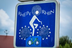 The sign for the official bike route along the Rhein river.