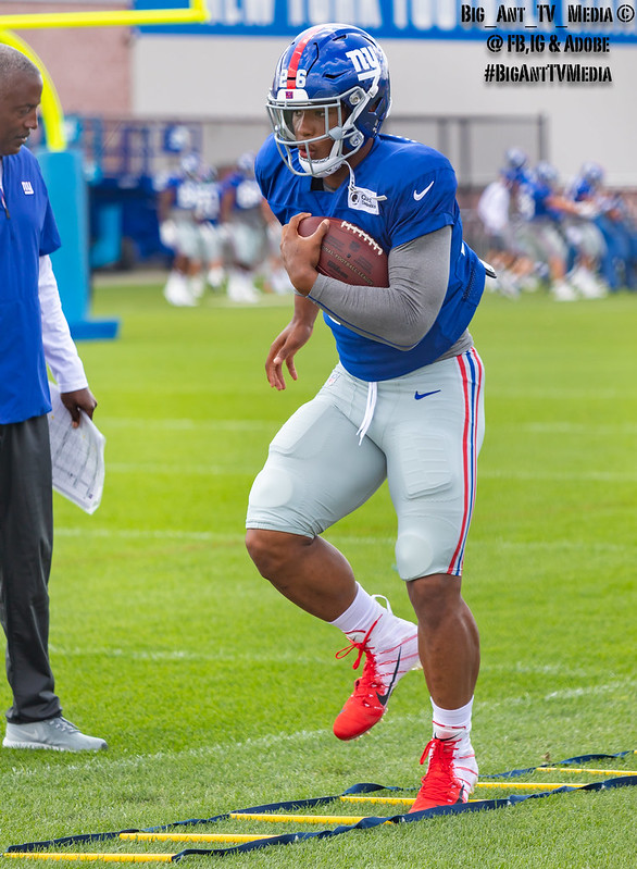 2nd Overall Pick Saquon Barkley Doing Drills At Camp<br/>© <a href="https://flickr.com/people/127818759@N07" target="_blank" rel="nofollow">127818759@N07</a> (<a href="https://flickr.com/photo.gne?id=43740013032" target="_blank" rel="nofollow">Flickr</a>)